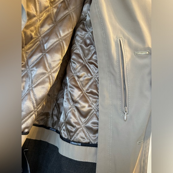 Vintage 1970s London Fog Single Breasted Hooded Maxi Trench with Belt Size S EUC - Picture 5 of 13